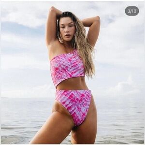 COPY - Skatie Chloe Moorea one shoulder one piece NWT M